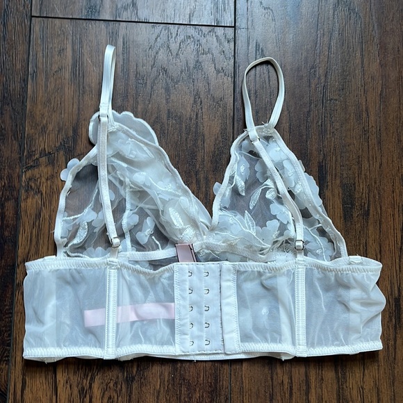 Victoria’s Secret White Sheer Floral Bra - Picture 8 of 10